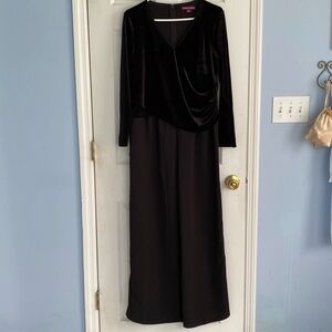Jessica London long sleeve velvet and rayon black jumpsuit size 12